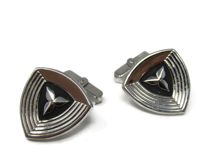 Flower Design Rounded Men's Cufflinks: Vintage Silver Tone - Stand Out from the Crowd with Class