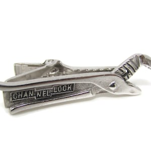 Channel Lock Pliers Tool Tie Clip Bar Silver Tone Vintage Men&#39;s Jewelry Nice Design