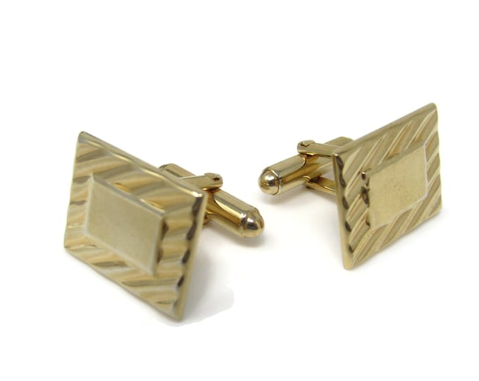 Classic Grooves Design Men's Cufflinks: Vintage Gold Tone - Stand Out from the Crowd with Class