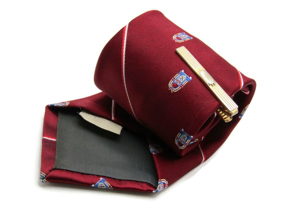 Vintage Red Patterned Tie with Gold Tone Tie Clip - image 1