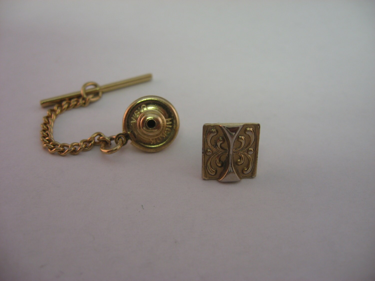 Vintage Men's Tie Tack Pin Jewelry Fancy Gold Tone Square Stylized