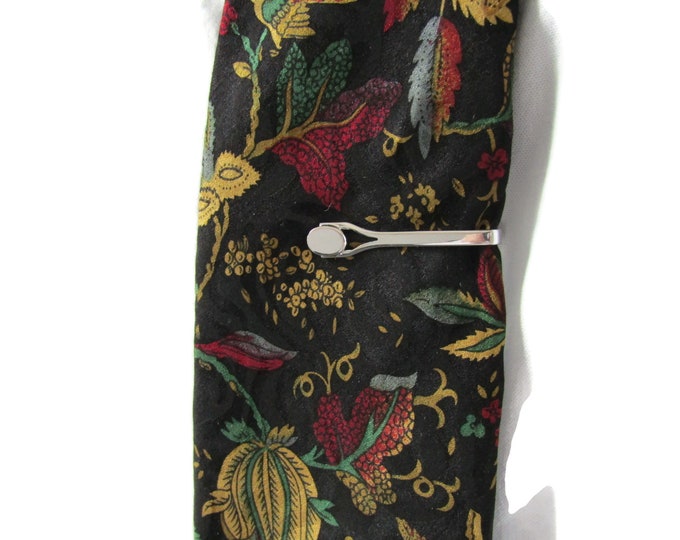Floral Motif Tie With Oval Tipped Tie Clip Tie Bar Silver Tone