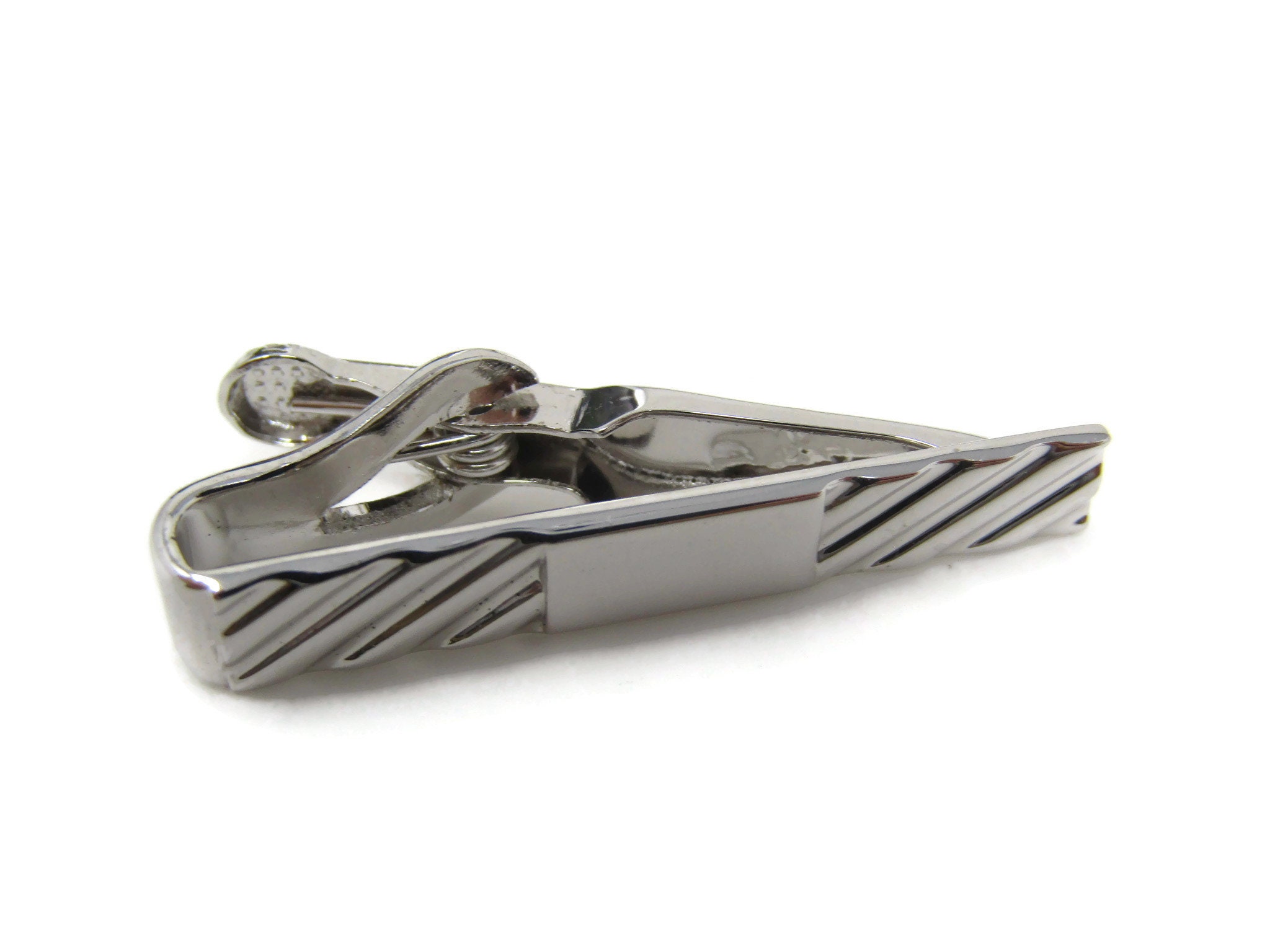 Grooved Tie Bar