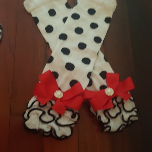 Prêt à expédier blanc avec chauffe-jambes à pois noirs avec arcs rouges, costume dalmate petite fille, tout-petit, accessoire photo, filles, tutus, décors