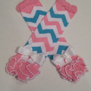 Pink Turquoise & white chevron ruffled leg warmers with bows,chevron,photo prop,baby girl leg warmers,toddler legwarmers,girls arm warmers