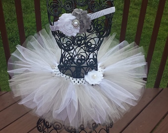 Grau/Silber und weiß Tutu mit passenden chiffon shabby chic Stirnband Set, Bithday Tutu Set, Foto Prop, Kostüm, Stirnband und Tutu-Set