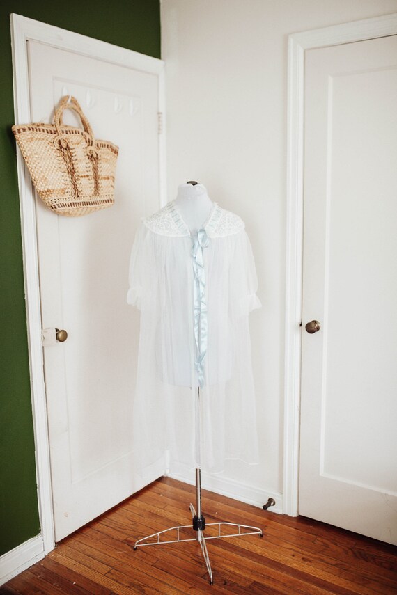 Vintage | porcelain flutter robe