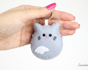 Cat Keychain. Grey Cat Lover Gift. Animal Keychain. Felt Keyring. Felt Kitty. Kawaii Cat Accessories Bag. Purse Sister Birthday Gift Idea