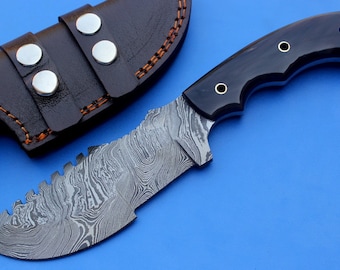 HT-13 Damascus knife / Tracker / Hand Made / Custom / Forged Damascus / Buffalo Horn handle
