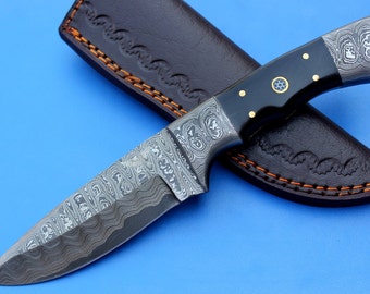 HT-10  Damascus Knife custom handmade Skinner / Buffalo Horn / Great quality