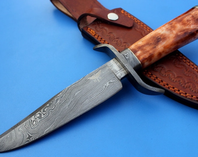HTS-108  Damascus Knife custom handmade Bowie / Color Camel Bone Handle / Damascus Fittings