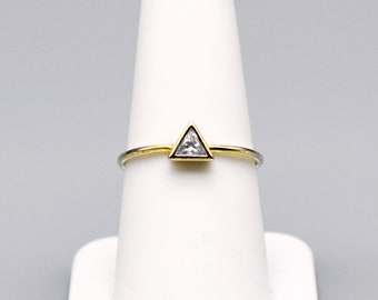 90's minimalist size 7.75 sterling vermeil crystal triangle ring, edgy 925 silver geometric stacker