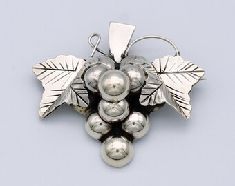 Big 80's Taxco sterling grape cluster pin pendant, heavy TS-102 Mexico 925 silver fruit prosperity brooch