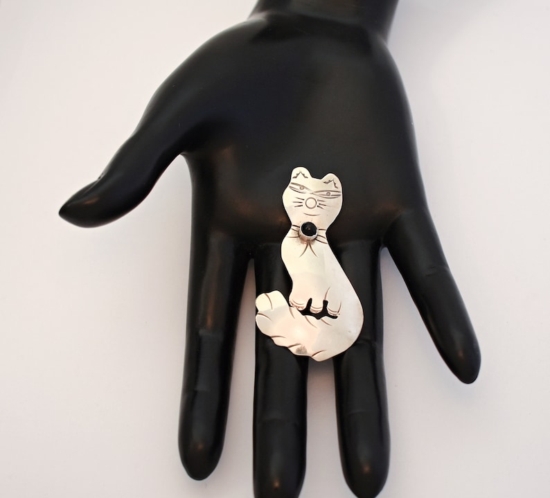 big funky 925 silver onyx collared smug fluffy feline mid-century pin Unusual 50/'s sterling onyx Modernist smirking cat brooch