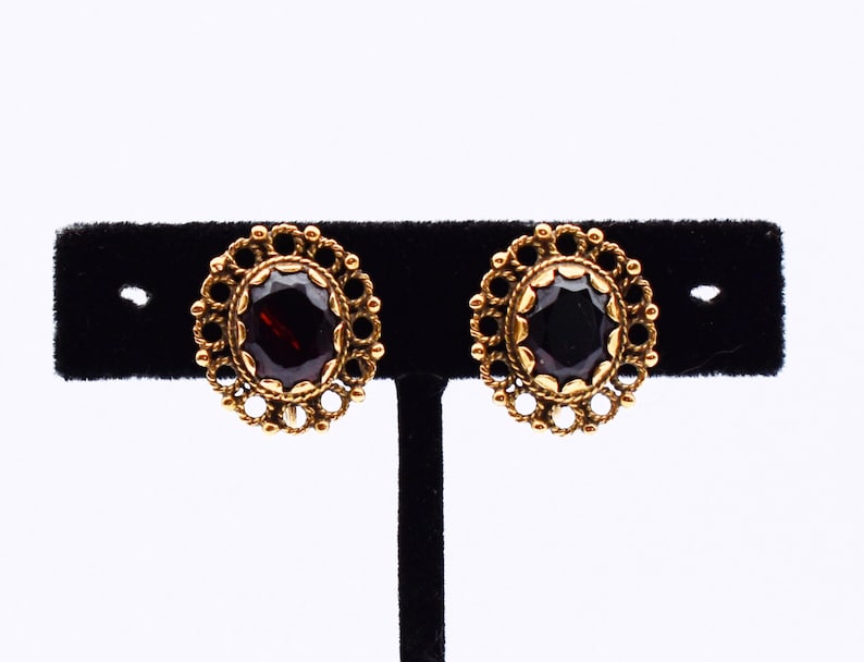 1910's garnet 14k gold Bohemian screw backs, Victorian twisted yellow gold oval red pyrope earrings image 1
