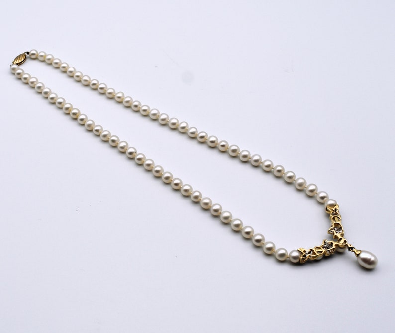 Classic 60's pearls diamonds 14k floral bib, elegant yellow gold & gemstones 17 Y necklace image 5