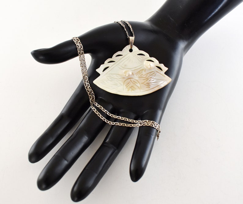 60's blister pearl MOP 925 silver fan pendant, boho carved Mother of Pearl sterling mariner chain necklace image 1