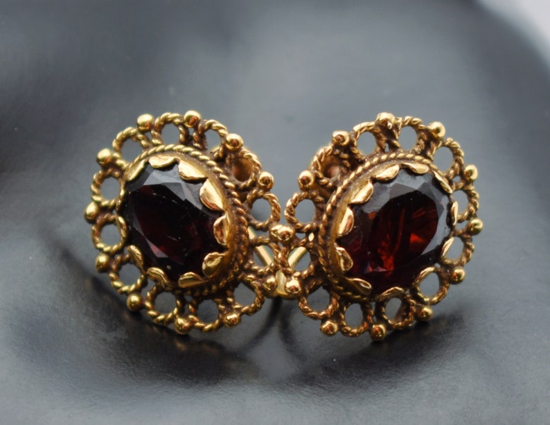 1910's garnet 14k gold Bohemian screw backs, Victorian twisted yellow gold oval red pyrope earrings image 4