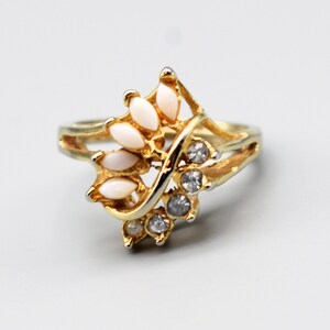 60's gold plate faux opal clear crystal size 6.75 cocktail ring, dimensional bling swirl statement image 9