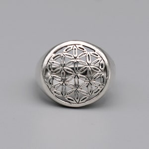 90's 925 silver size 7.5 psychedelic flowers ring, sterling geometric floral shield ring image 5