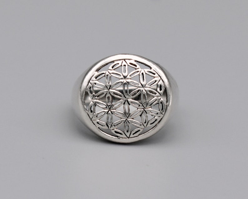 90's 925 silver size 7.5 psychedelic flowers ring, sterling geometric floral shield ring image 5