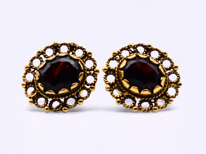 1910's garnet 14k gold Bohemian screw backs, Victorian twisted yellow gold oval red pyrope earrings image 9