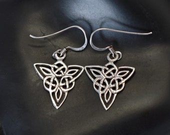 Dainty 80's sterling Celtic triquetra triangle dangles, intricate 925 silver trinity knot earrings