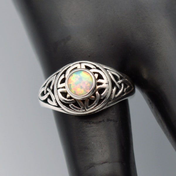 80's sterling white opal size 6 Celtic knot ring, fiery round cab 925 silver mystic solitaire