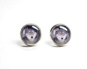 Wolf earrings. Grey wolf. Studs. 12 mm stud earrings. Animal earrings. Chic. Glass dome jewelry. Cabochon earrings. Nickel-free. Lead-free