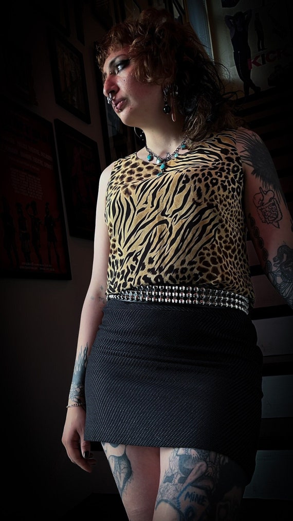 Vintage Sleeveless Shirt Gem vintage-sleeveless-shirt-gem