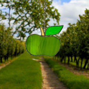 Green Apple Stained Glass Suncatcher | Fruit Window Hanging | Kitchen Decor | Handmade Glass Art | Teacher or Garden Gift
