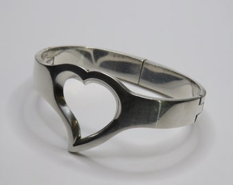 50.7 grams sterling silver hinged bracelet, heart, marked 925 Mexico, vintage