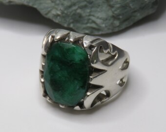 Sterling silver ring, green stone, size 8 1/4, marked 925, vintage, 14.4 grams