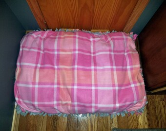 Fleece dog bed. Pink dog bed. Pet beds. Large Dog bed. Pink plaid.