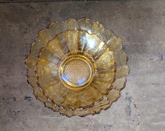 Vintage Anchor Hocking Daisy flower bowl set of two