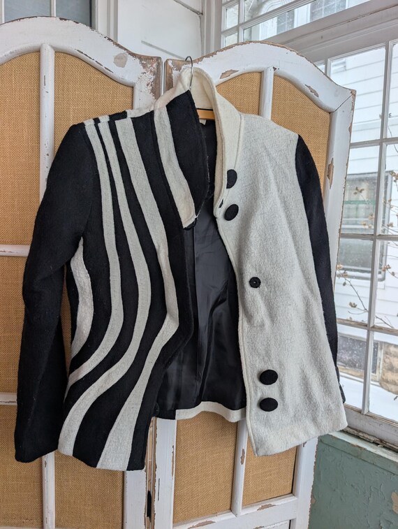 Carson back and white wool jacket - image 4