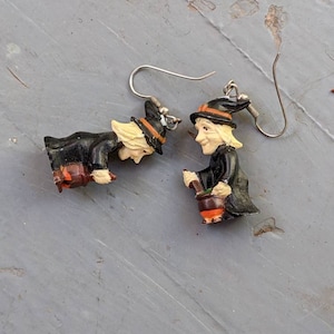 Vintage kitsch cute Halloween witch earrings