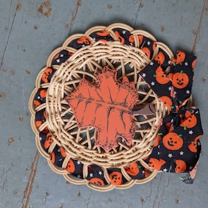 Vintage wicker and wood autumn leaf mini wall hanging