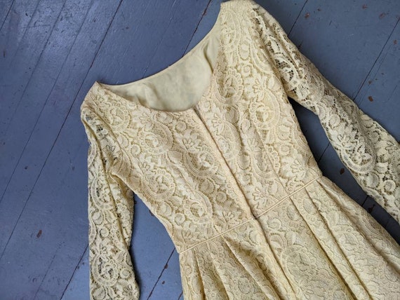 Vintage 1960s hand sewn yellow lace cocktail dress - image 7