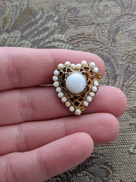 Vintage white ceramic heart shaped scatter pin