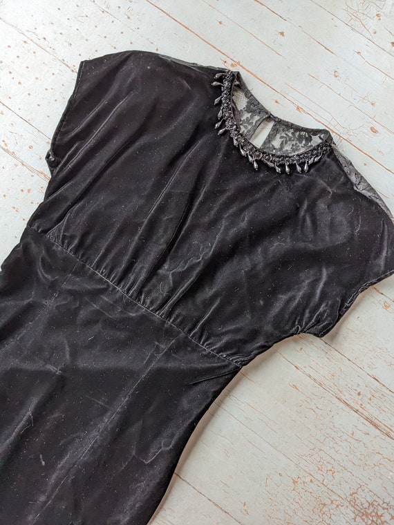 Vintage Gunne Sax black velvet dress - image 3