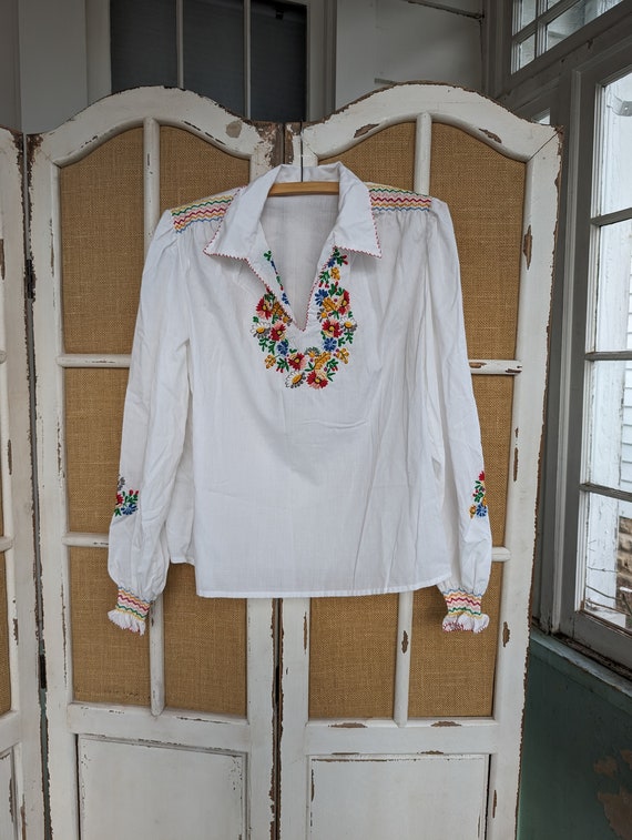 Vintage embroidered flower peasant shirt