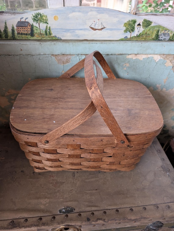 Vintage 40s wooden picnic basket