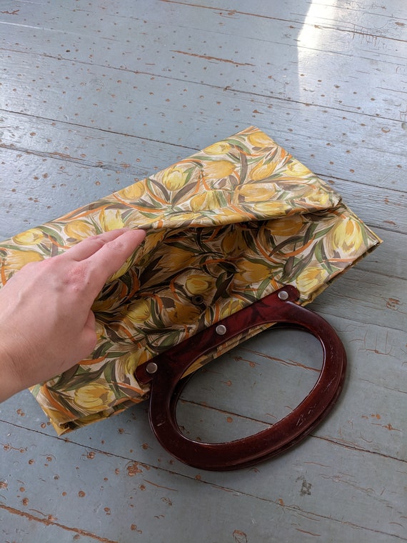 Vintage 1950s yellow tulip print vinyl handbag - image 5