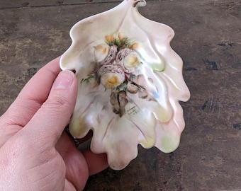 Vintage hand painted oak leaf trinket dish