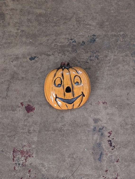 Vintage handmade ceramic pumpkin brooch
