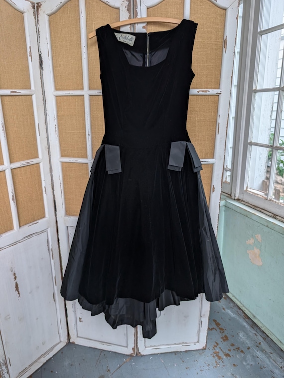 Vintage 1950's Suzy Perette Couture Cocktail New Look Dark Red Velvet Strapless Dress