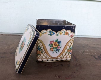 Vintage Daher lidded tin box