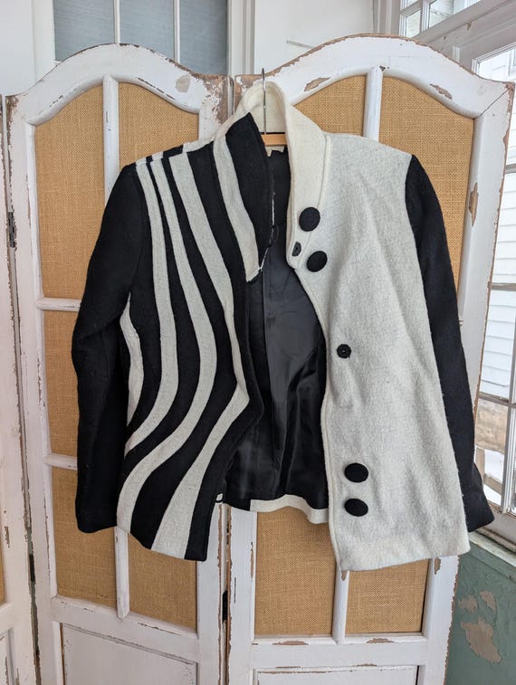 Carson back and white wool jacket - image 3