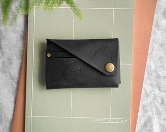 Black Leather Bird Print wallet. Leather wallet handmade. Leather wallet men. Leather wallet women. Minimalist leather wallet.